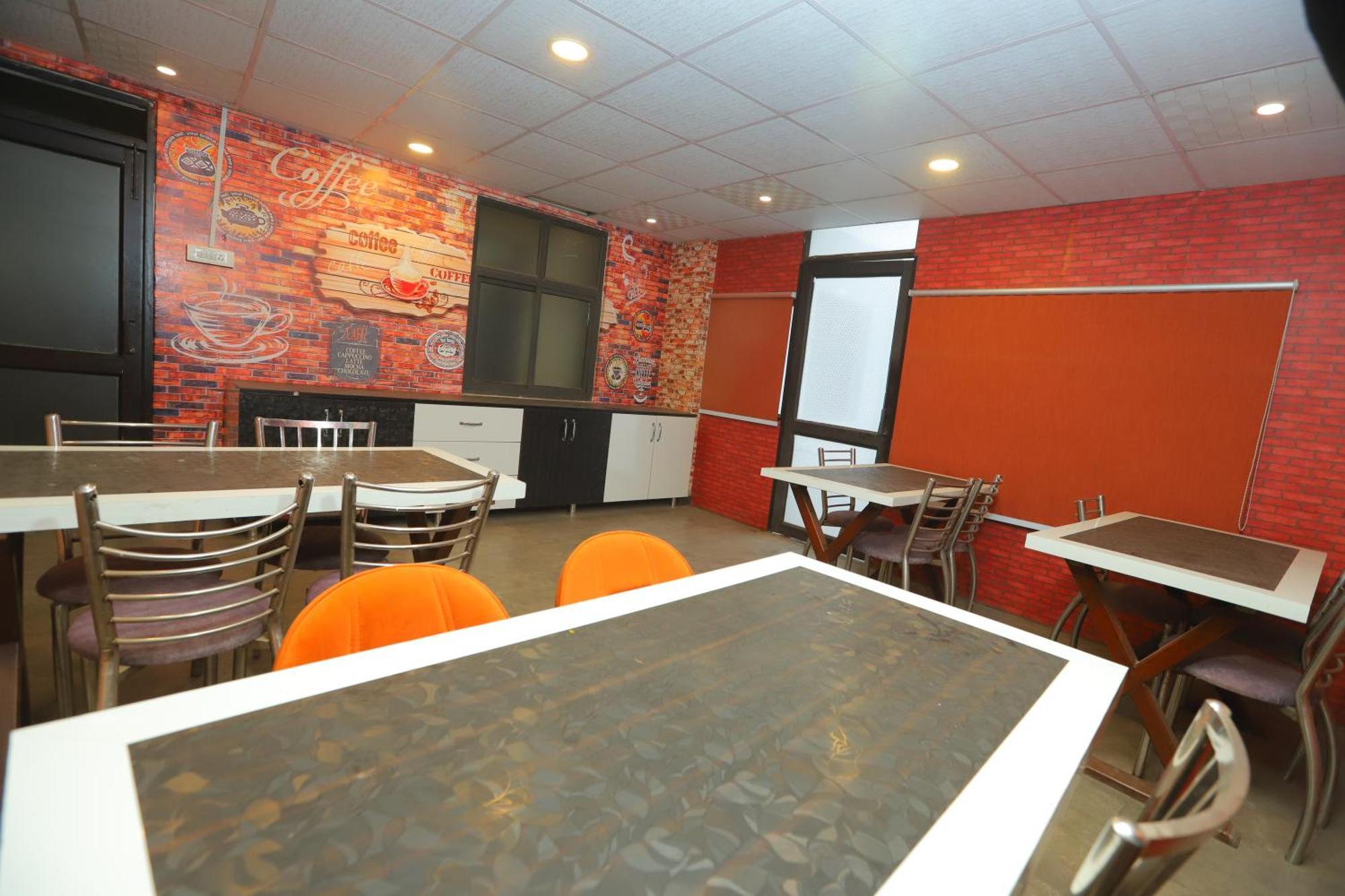 Hotel Almora Inn - Near By Delhi International Airport - With Free Airport Pickup And Drop นิวเดลี ภายนอก รูปภาพ