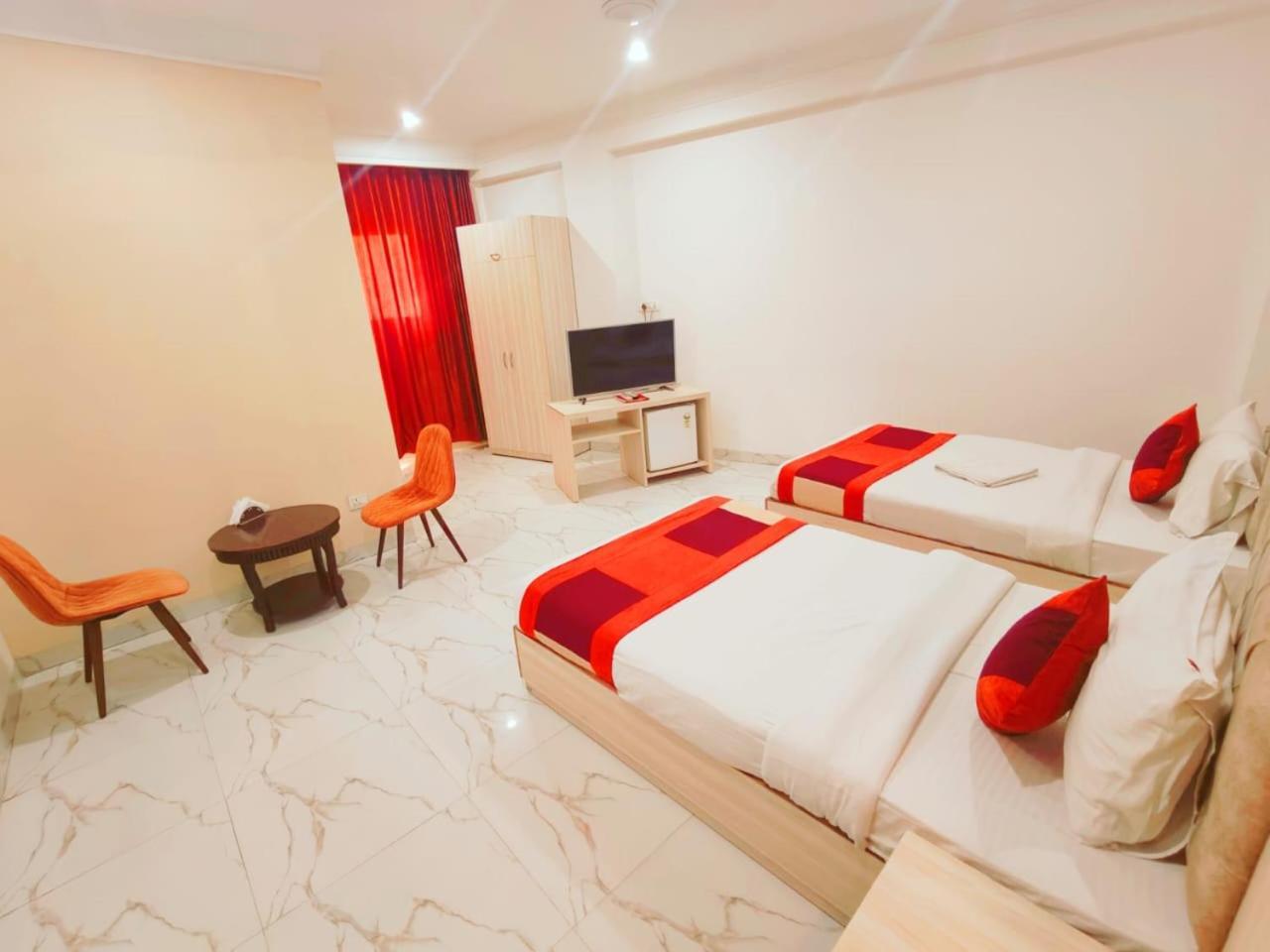 Hotel Almora Inn - Near By Delhi International Airport - With Free Airport Pickup And Drop นิวเดลี ภายนอก รูปภาพ