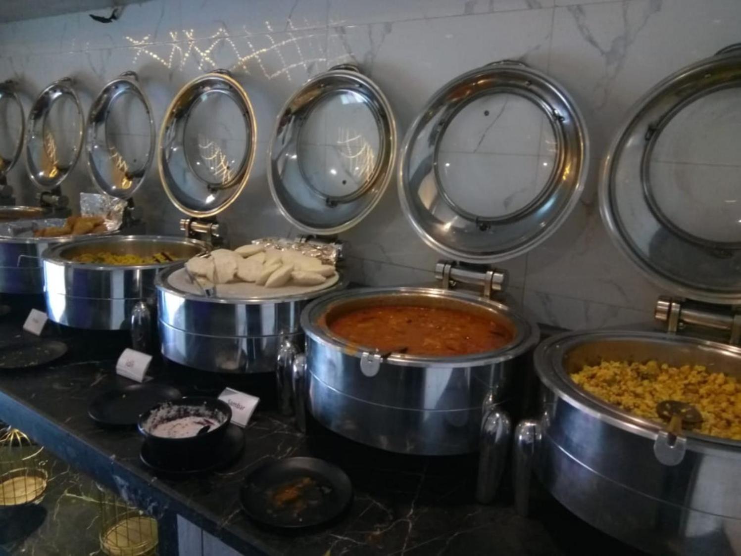 Hotel Almora Inn - Near By Delhi International Airport - With Free Airport Pickup And Drop นิวเดลี ภายนอก รูปภาพ
