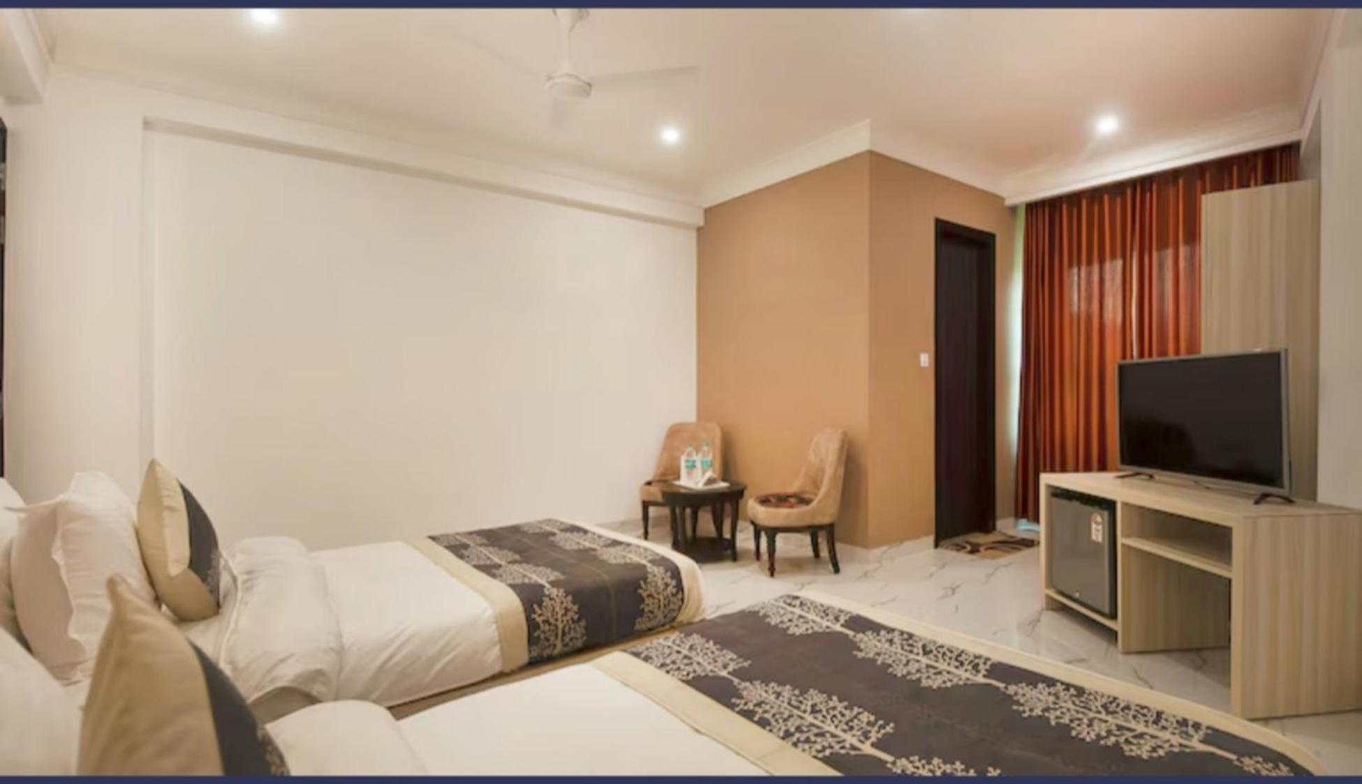 Hotel Almora Inn - Near By Delhi International Airport - With Free Airport Pickup And Drop นิวเดลี ภายนอก รูปภาพ