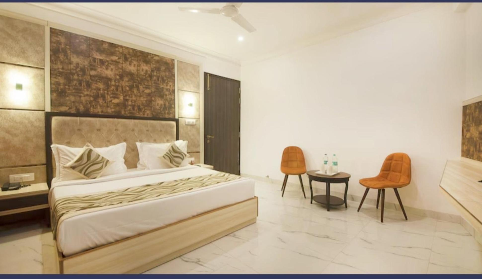 Hotel Almora Inn - Near By Delhi International Airport - With Free Airport Pickup And Drop นิวเดลี ภายนอก รูปภาพ