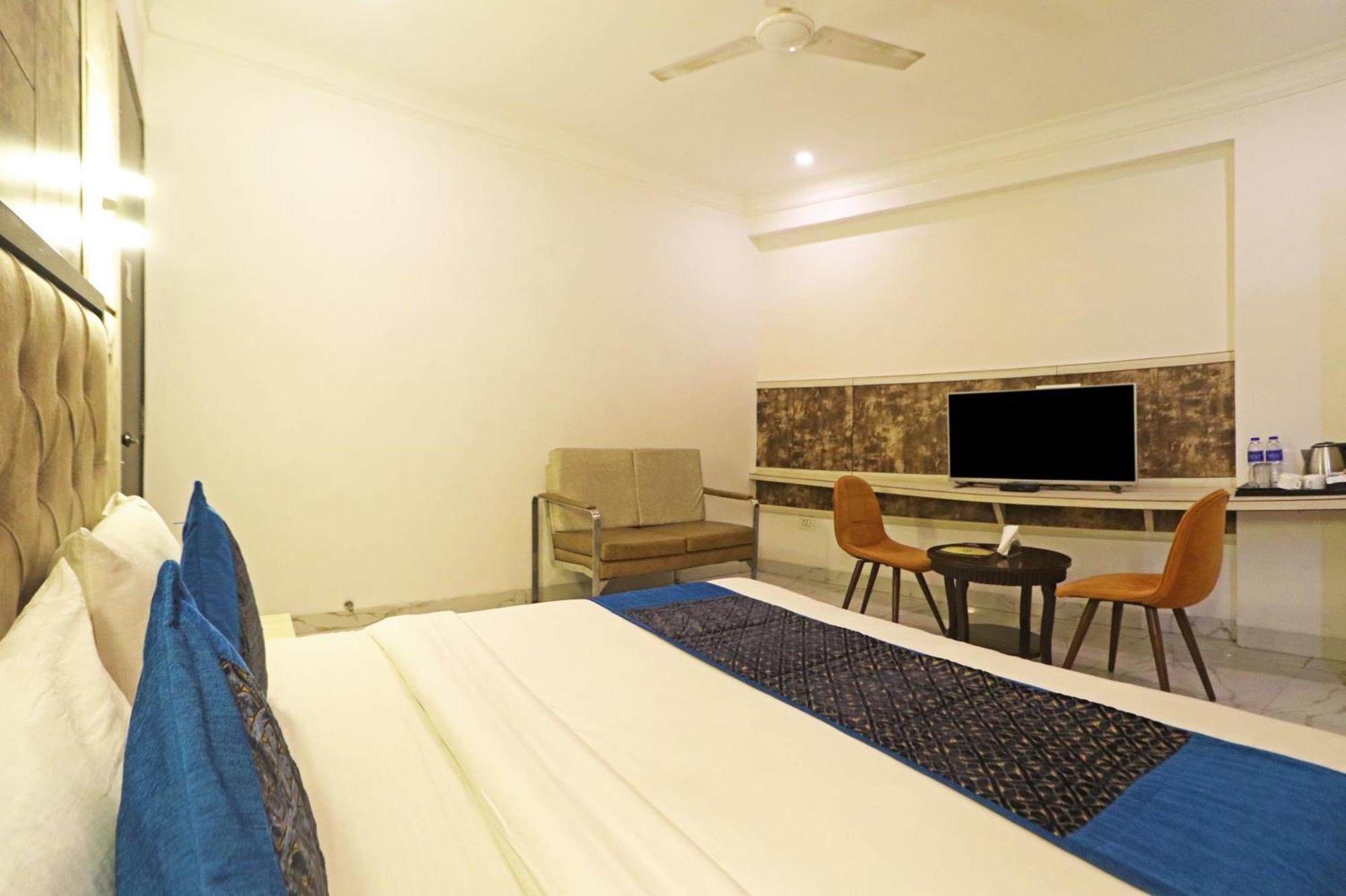 Hotel Almora Inn - Near By Delhi International Airport - With Free Airport Pickup And Drop นิวเดลี ภายนอก รูปภาพ