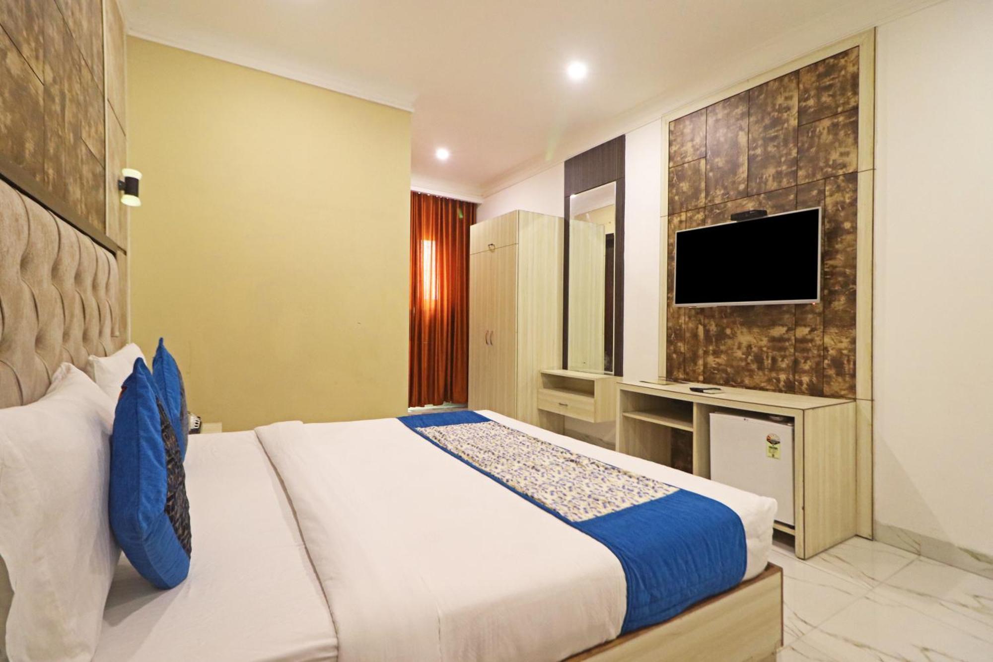 Hotel Almora Inn - Near By Delhi International Airport - With Free Airport Pickup And Drop นิวเดลี ภายนอก รูปภาพ