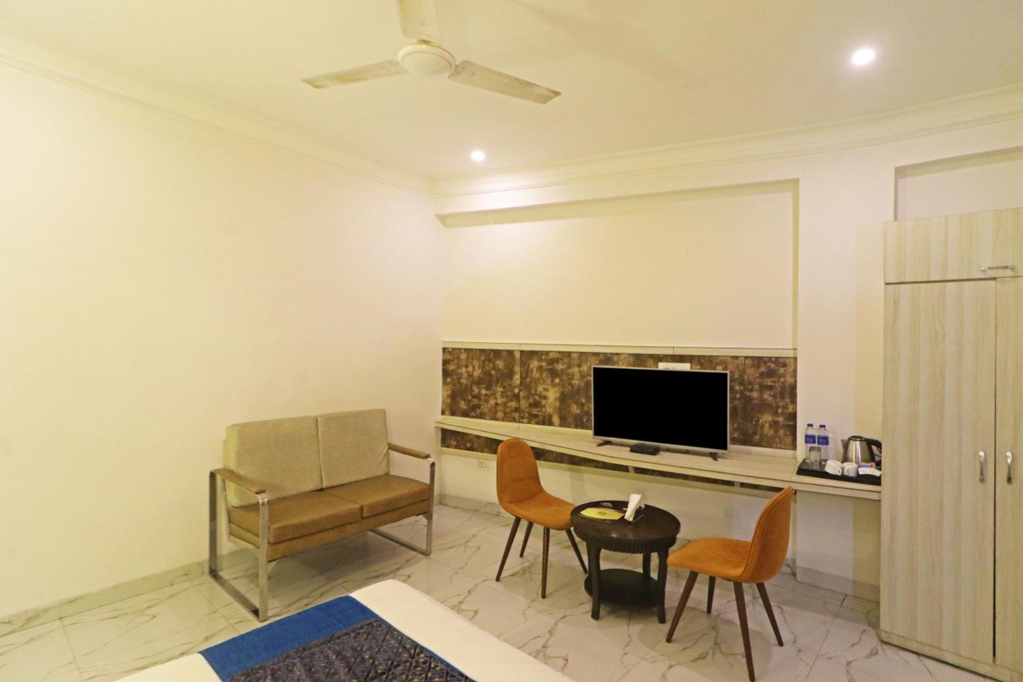 Hotel Almora Inn - Near By Delhi International Airport - With Free Airport Pickup And Drop นิวเดลี ภายนอก รูปภาพ