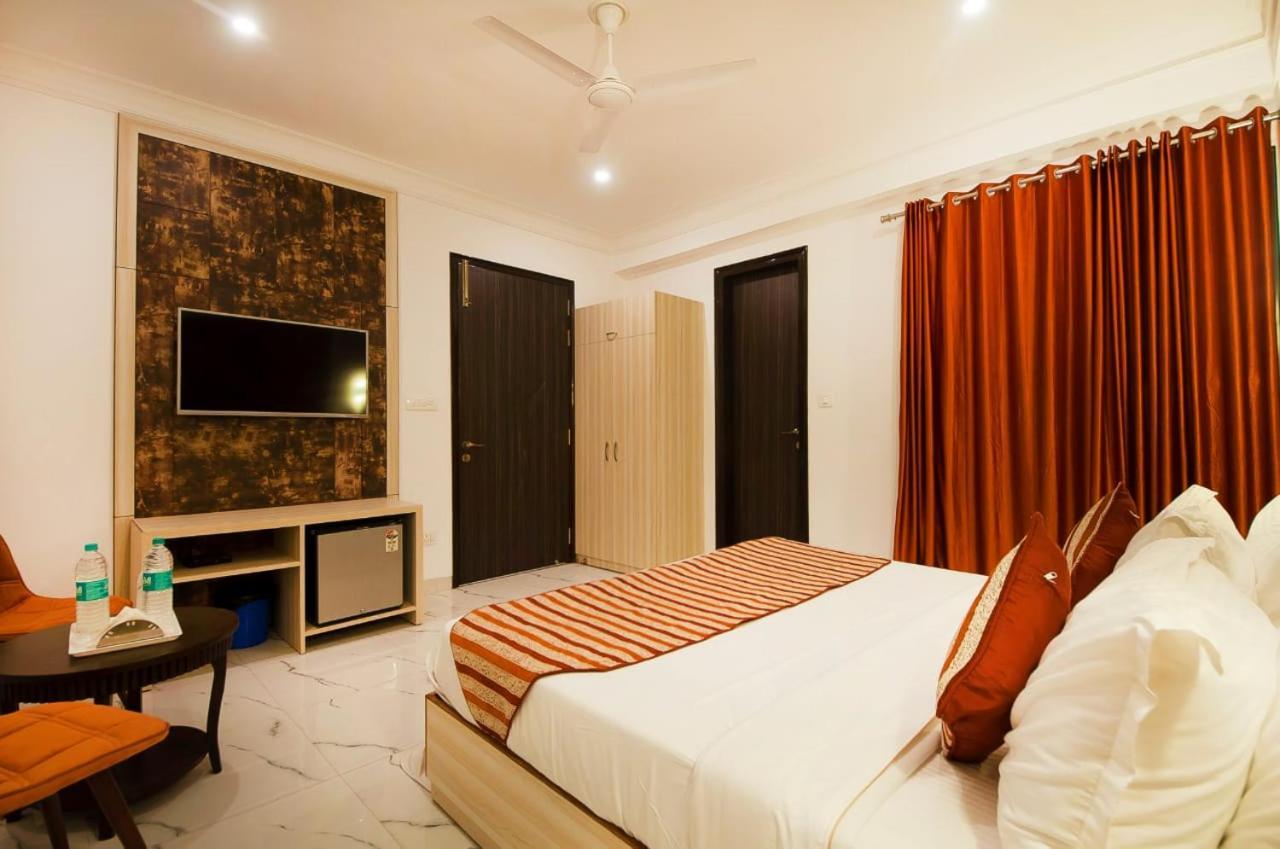 Hotel Almora Inn - Near By Delhi International Airport - With Free Airport Pickup And Drop นิวเดลี ภายนอก รูปภาพ