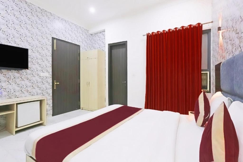 Hotel Almora Inn - Near By Delhi International Airport - With Free Airport Pickup And Drop นิวเดลี ภายนอก รูปภาพ