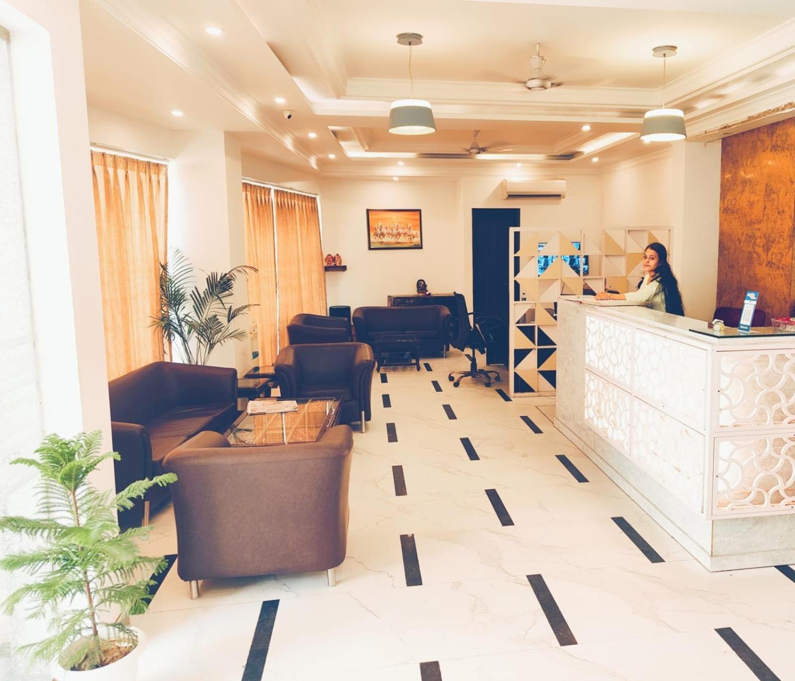 Hotel Almora Inn - Near By Delhi International Airport - With Free Airport Pickup And Drop นิวเดลี ภายนอก รูปภาพ