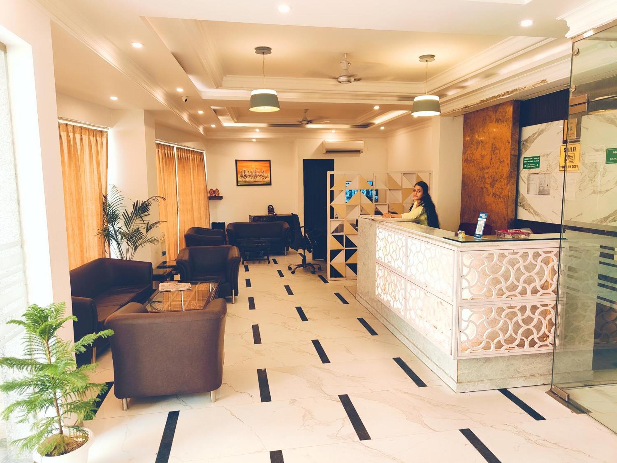 Hotel Almora Inn - Near By Delhi International Airport - With Free Airport Pickup And Drop นิวเดลี ภายนอก รูปภาพ
