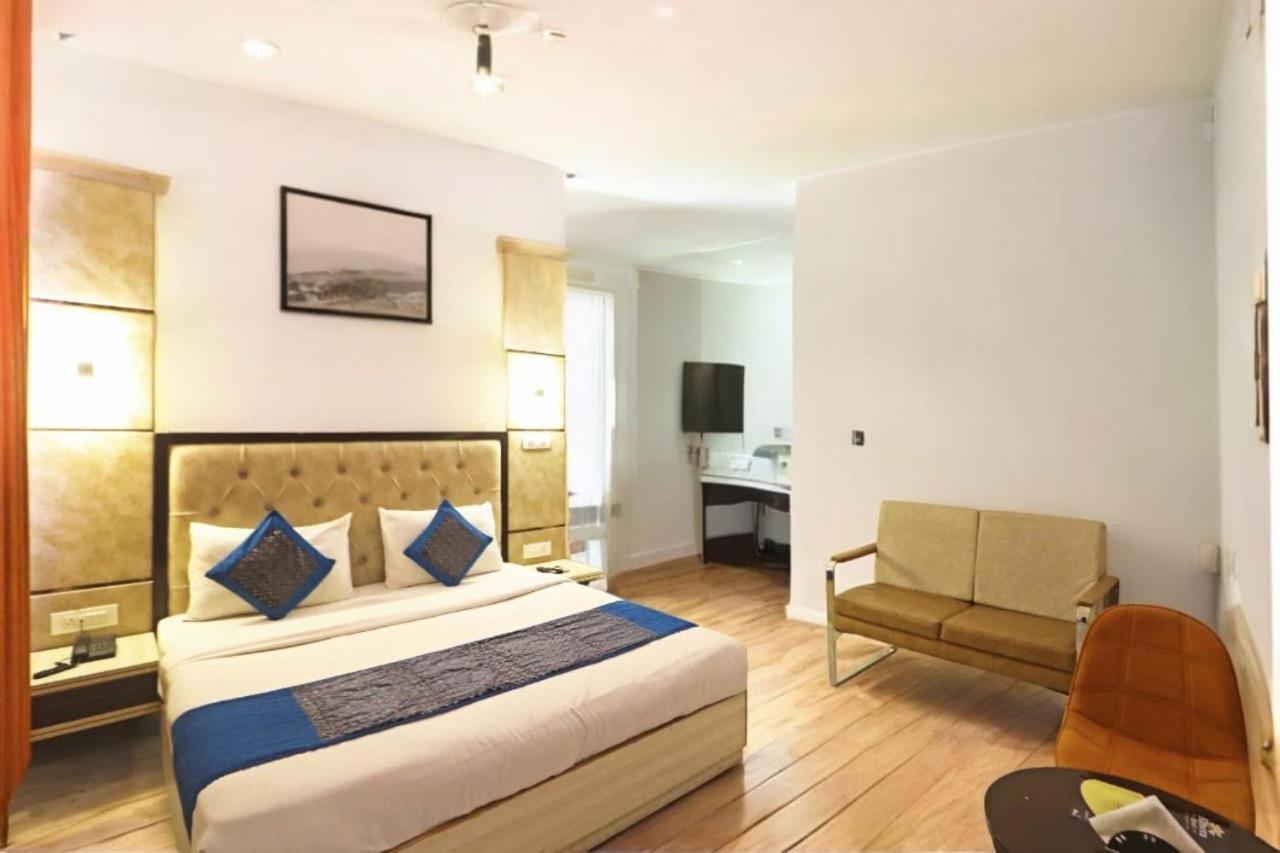 Hotel Almora Inn - Near By Delhi International Airport - With Free Airport Pickup And Drop นิวเดลี ภายนอก รูปภาพ