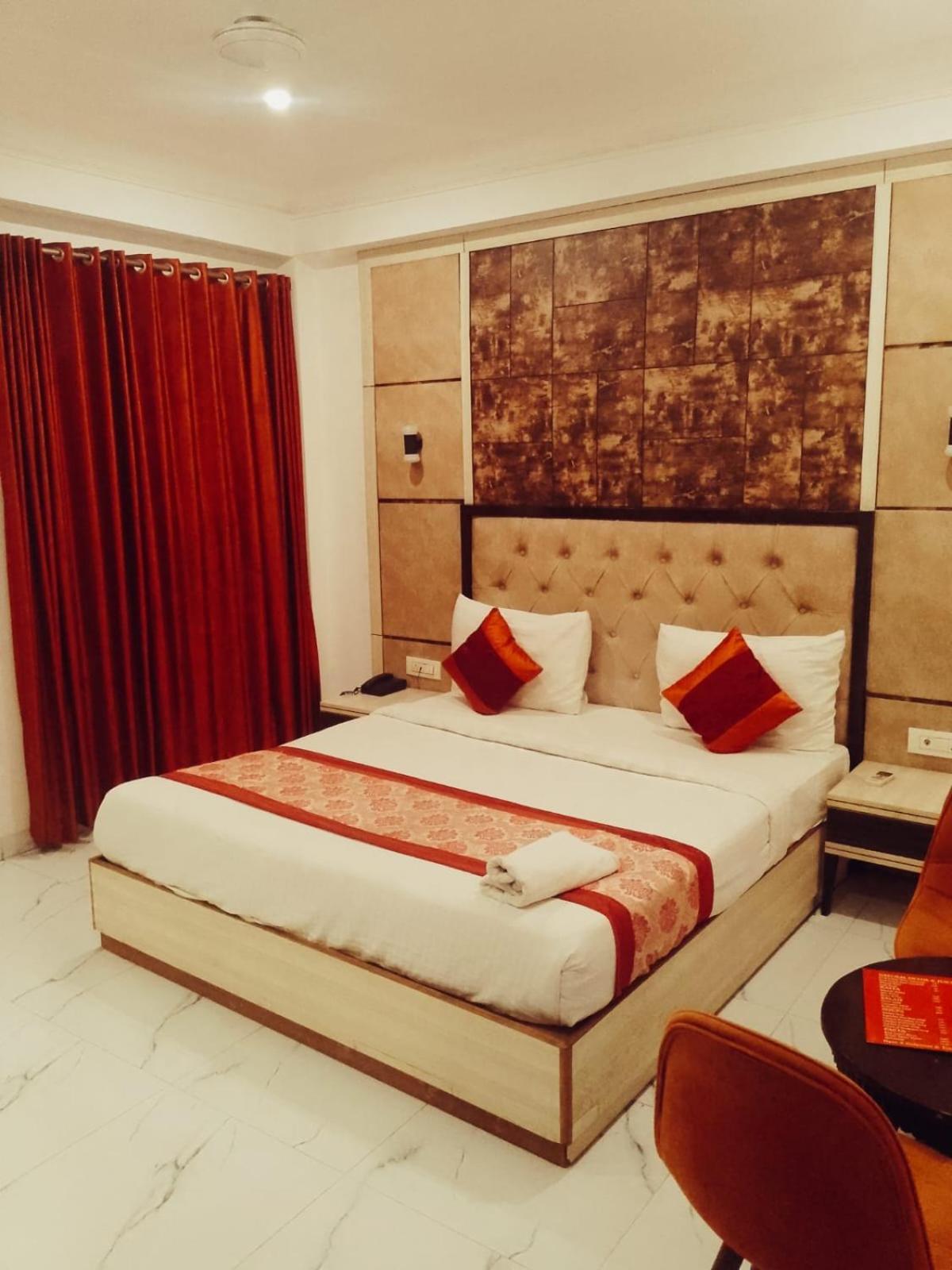 Hotel Almora Inn - Near By Delhi International Airport - With Free Airport Pickup And Drop นิวเดลี ภายนอก รูปภาพ